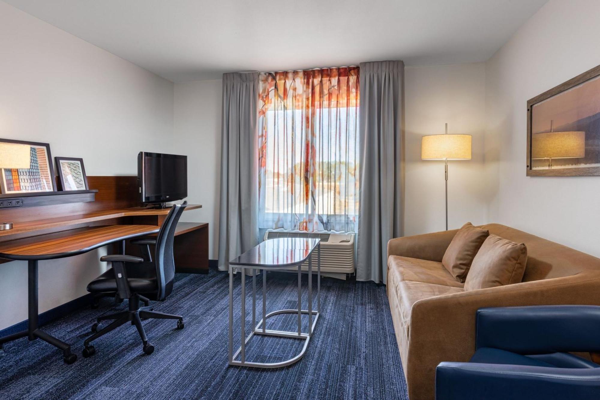 Fairfield Inn & Suites By Marriott Smithfield Exterior foto